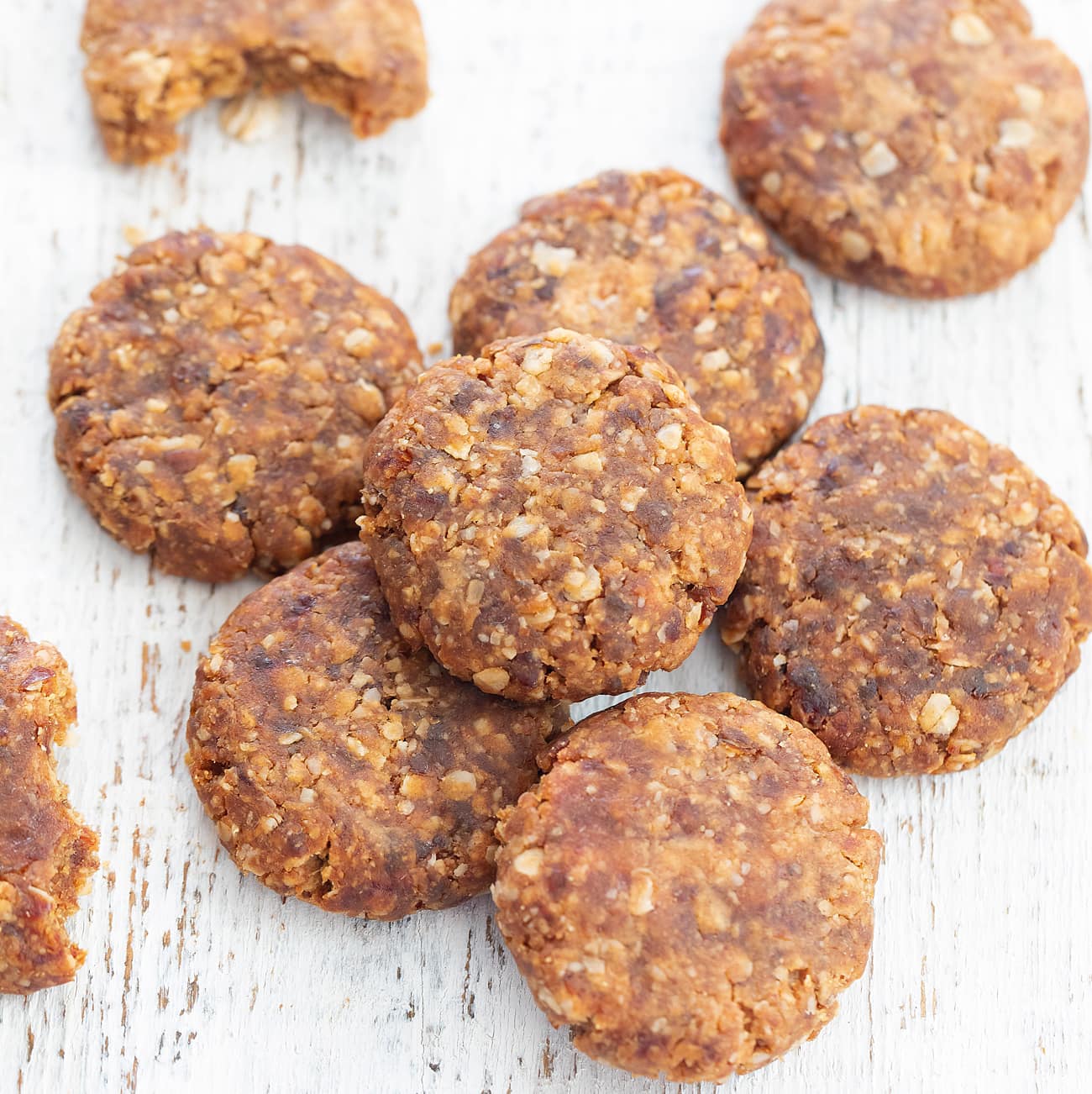 3 Ingredient Oatmeal Cookies (No Flour, Eggs, Refined Sugar or Oil) - Kirbies Cravings