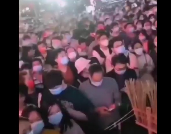 The madness in China continues, with huge queues for tests – World-Signals News