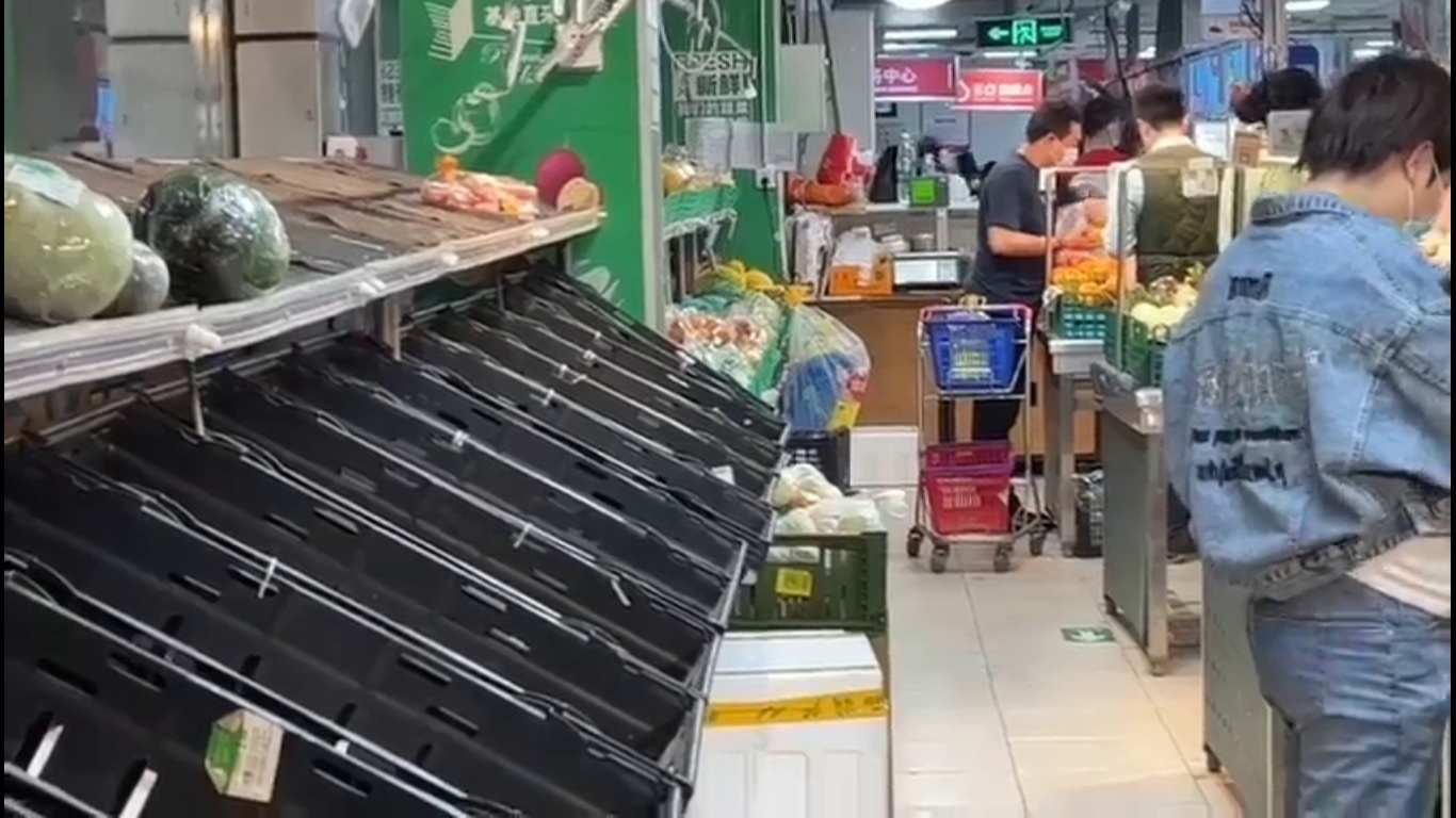 In Beijing, people buy all the food available in stores – World-Signals News