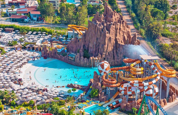 Will Turkey succumb to pressure to stop welcoming Russian tourists? – World-Signals News