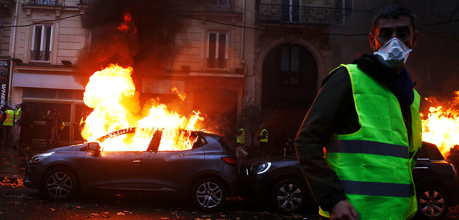 Two dead as Paris police open fire while anti-Macron protesters take to capital’s streets – Europe Renaissance