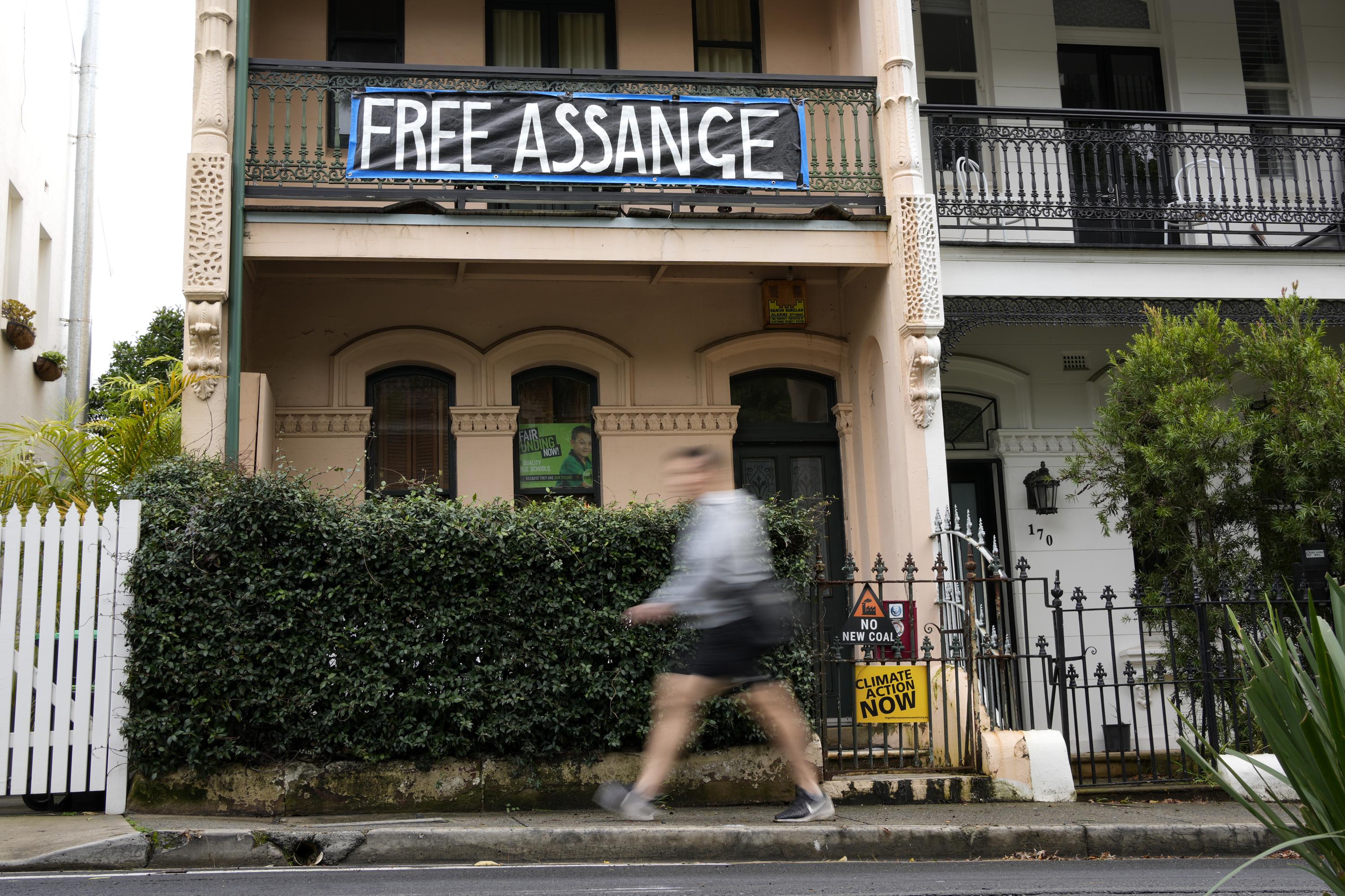 Australian leader refuses to publicly intervene on Assange | AP News