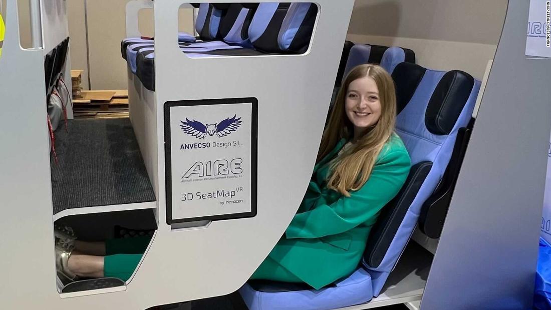I tried out a double decker airplane seat | CNN Travel
