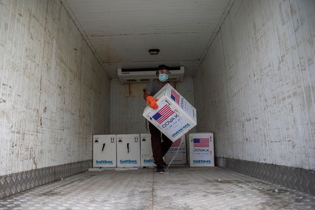 Covid-19 Vaccine Doses, Once in High Demand, Now Thrown Away - Globe Stories Today