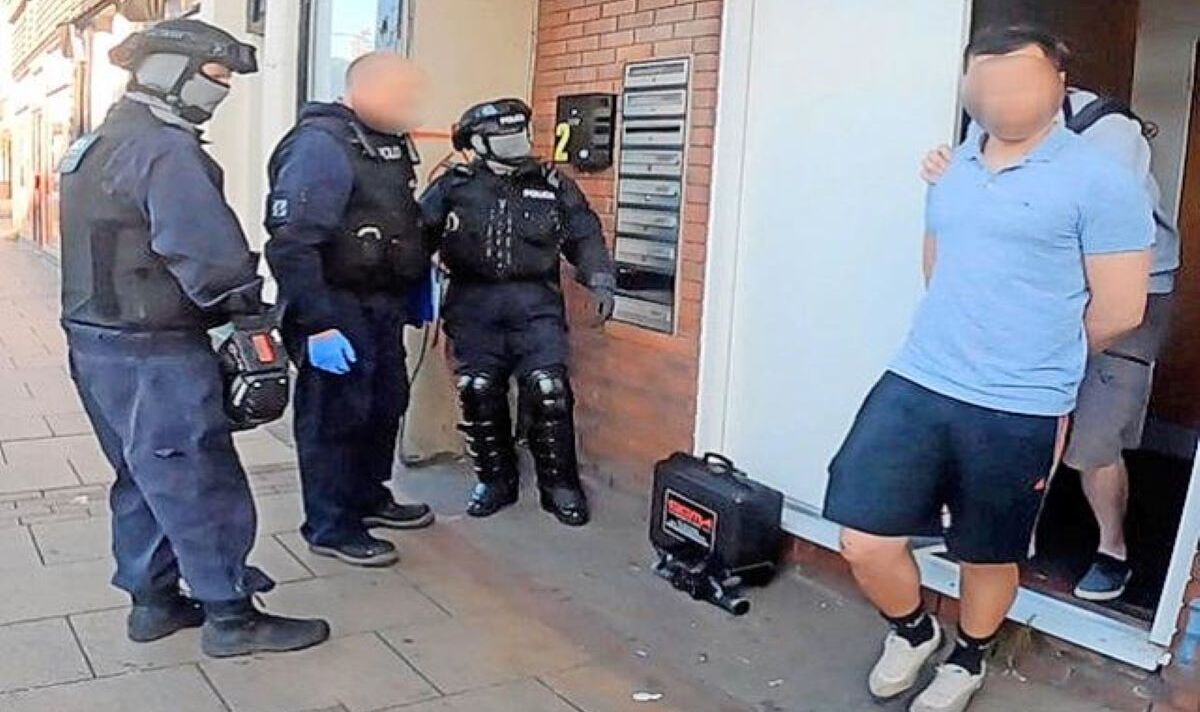 Mass arrests made of human traffickers smuggling migrants into Britain | UK | News | Express.co.uk
