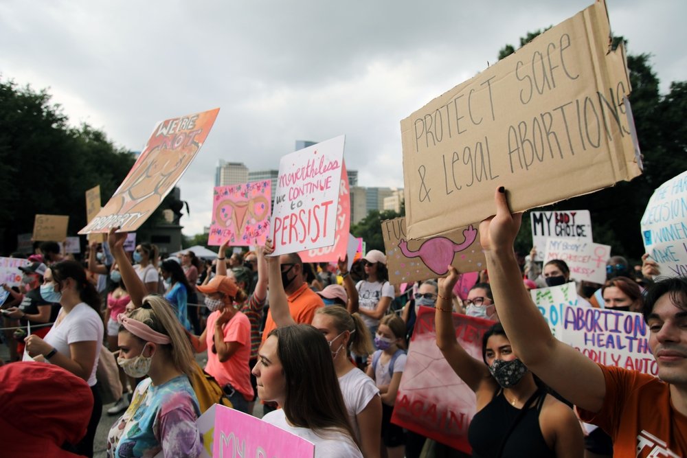 INSANE Video: Dem. Pro-Abortion Witness Declares It ‘Incites Violence’ To Say Men Can’t Give Birth – David Icke