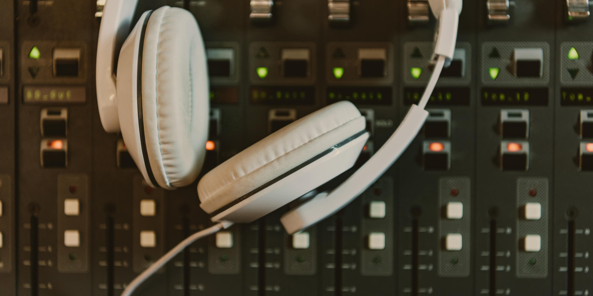 A Peek Into The Secrets Of Headphone Online Shop