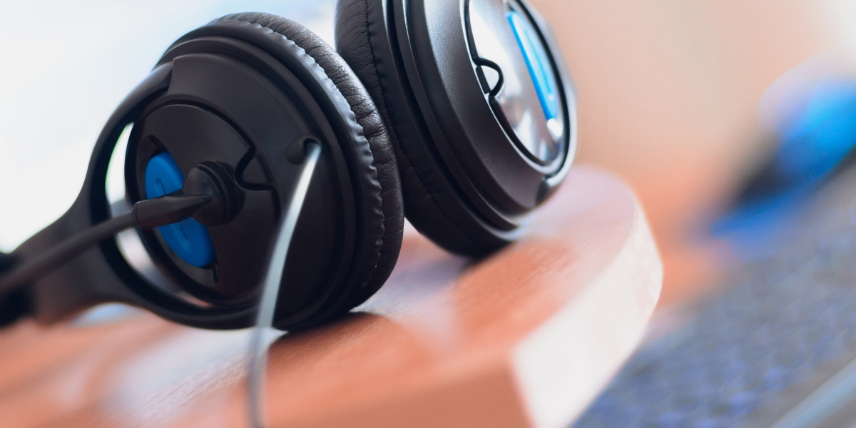 9 Signs That You're An Expert Headphones Online Expert